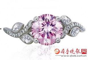 明星钻石戒指,明星钻石戒指的华丽演绎